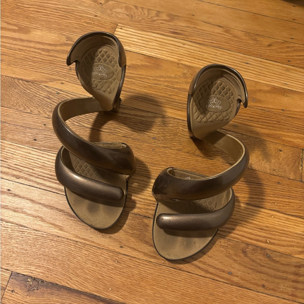VINTAGE Julian hakes heels